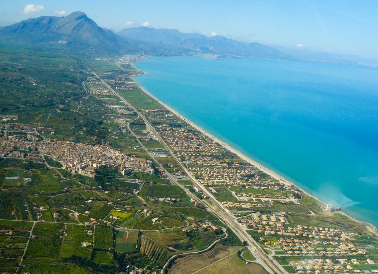 Villa Letizia Campofelice Di Roccella Exterior foto